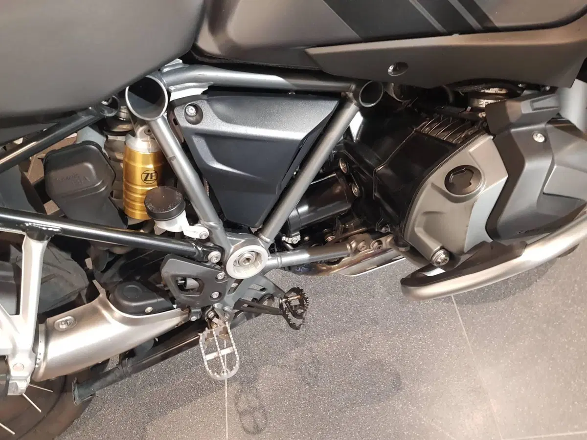 Bmw R 1250 GS Adventure (2021 - 24) (4)