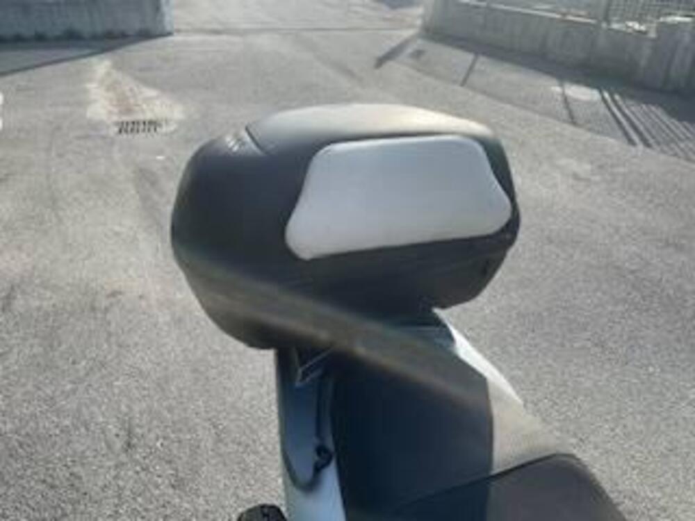 Kymco People 200i GT (2010 - 17) (4)