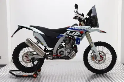AJP PR7 650 Adventure (2021 - 24) nuova