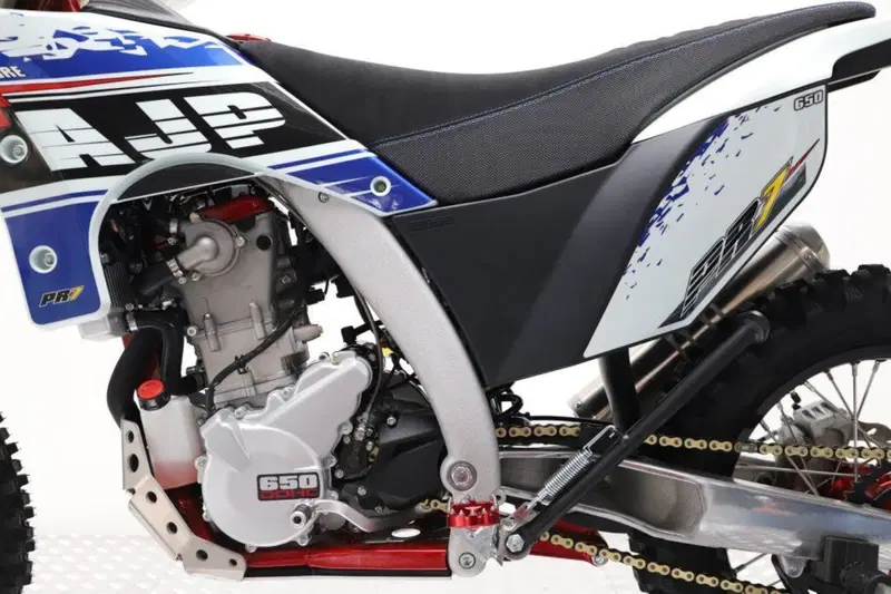 AJP PR7 650 Adventure (2021 - 24) (2)