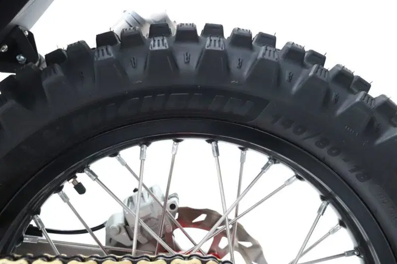 AJP PR7 650 Adventure (2021 - 24) (11)