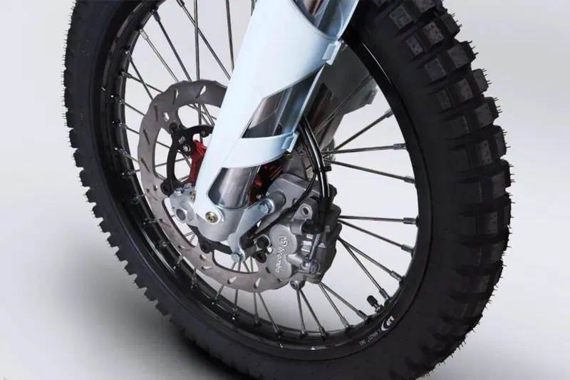 AJP PR7 650 Adventure (2021 - 24) (9)