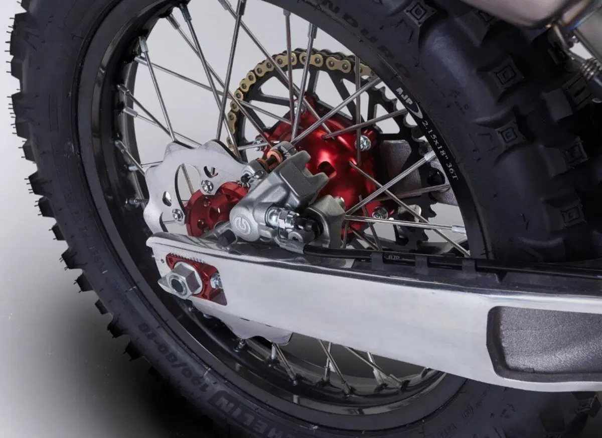 AJP SPR 310R Enduro (2023 - 26) (10)