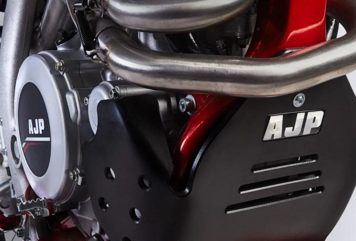 AJP SPR 310R Enduro (2023 - 26) (8)