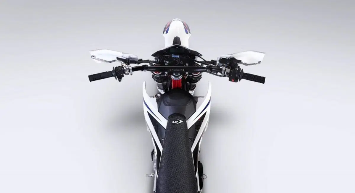 AJP SPR 250 Supermoto (2023 - 26) (6)