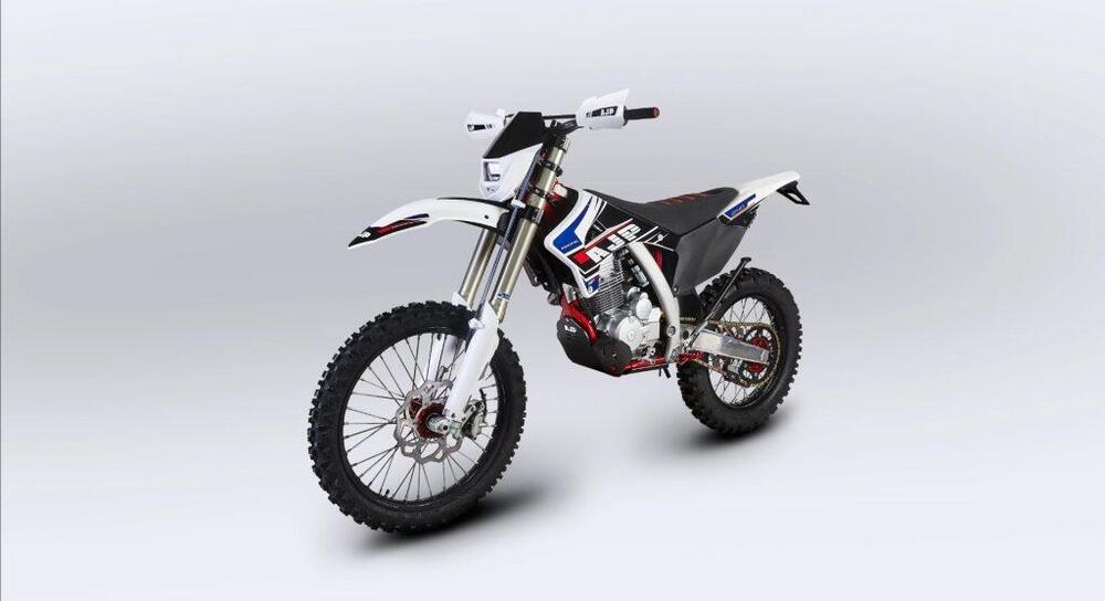 AJP SPR 240 Extreme Enduro (2023 - 25) (3)