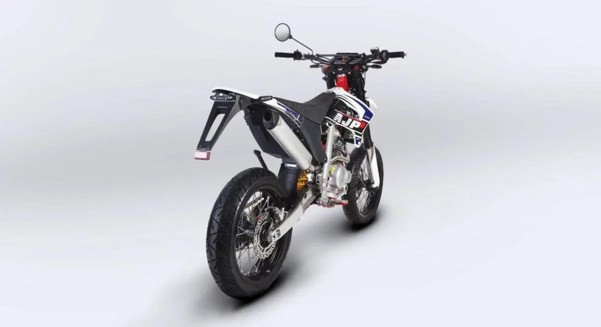 AJP SPR 125 Supermoto (2023 - 26) (4)