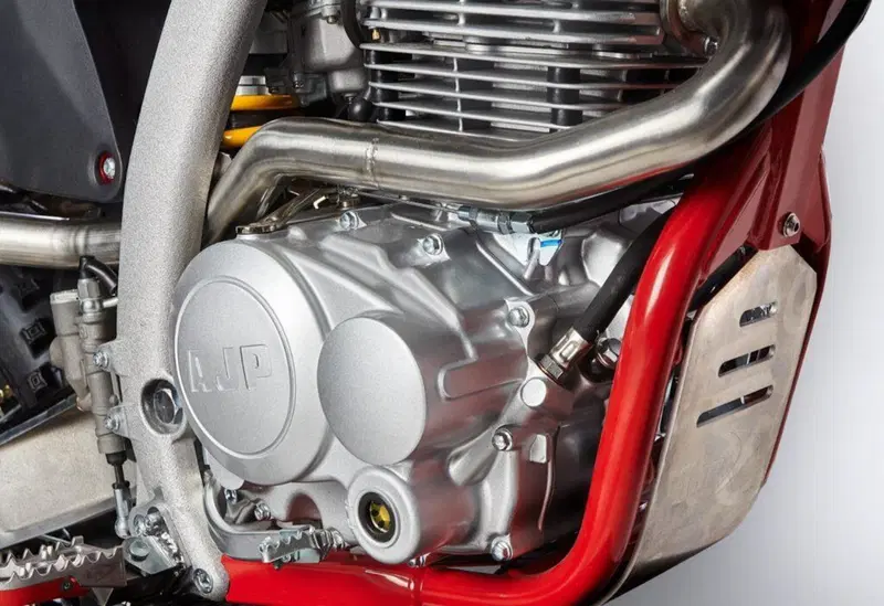 AJP SPR 240 Enduro (2023 - 26) (8)
