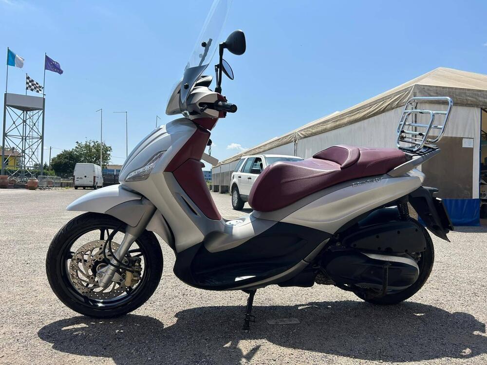 Piaggio Beverly 350 SportTouring ie ABS (2011 - 17) (3)