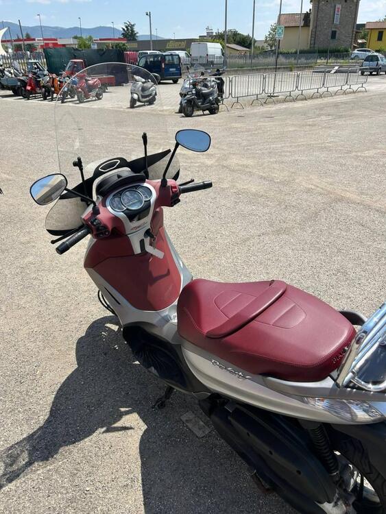 Piaggio Beverly 350 SportTouring ie ABS (2011 - 17) (4)