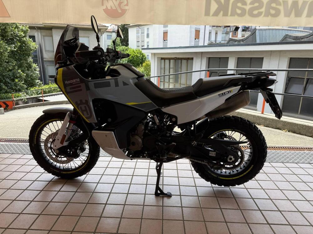 Husqvarna Norden 901 (2022 - 25) (2)