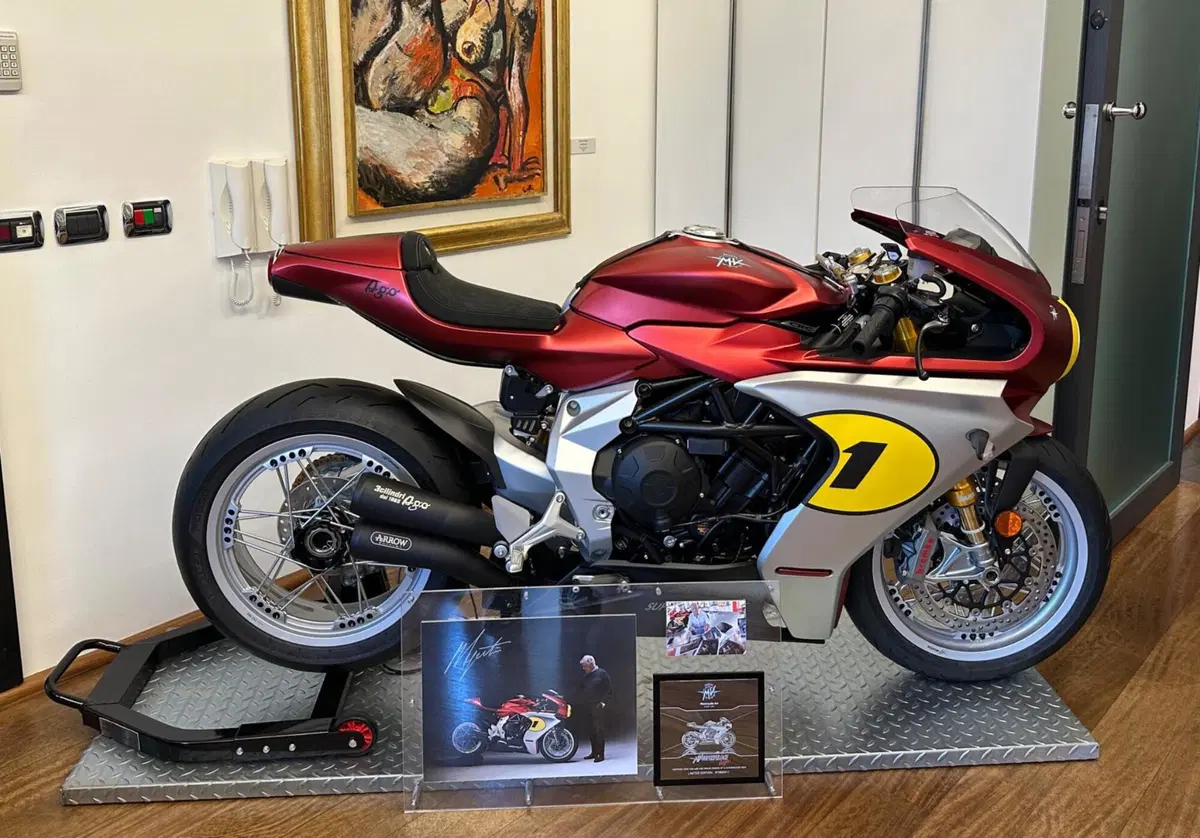 MV Agusta Superveloce 800 Ago (2021 - 23)
