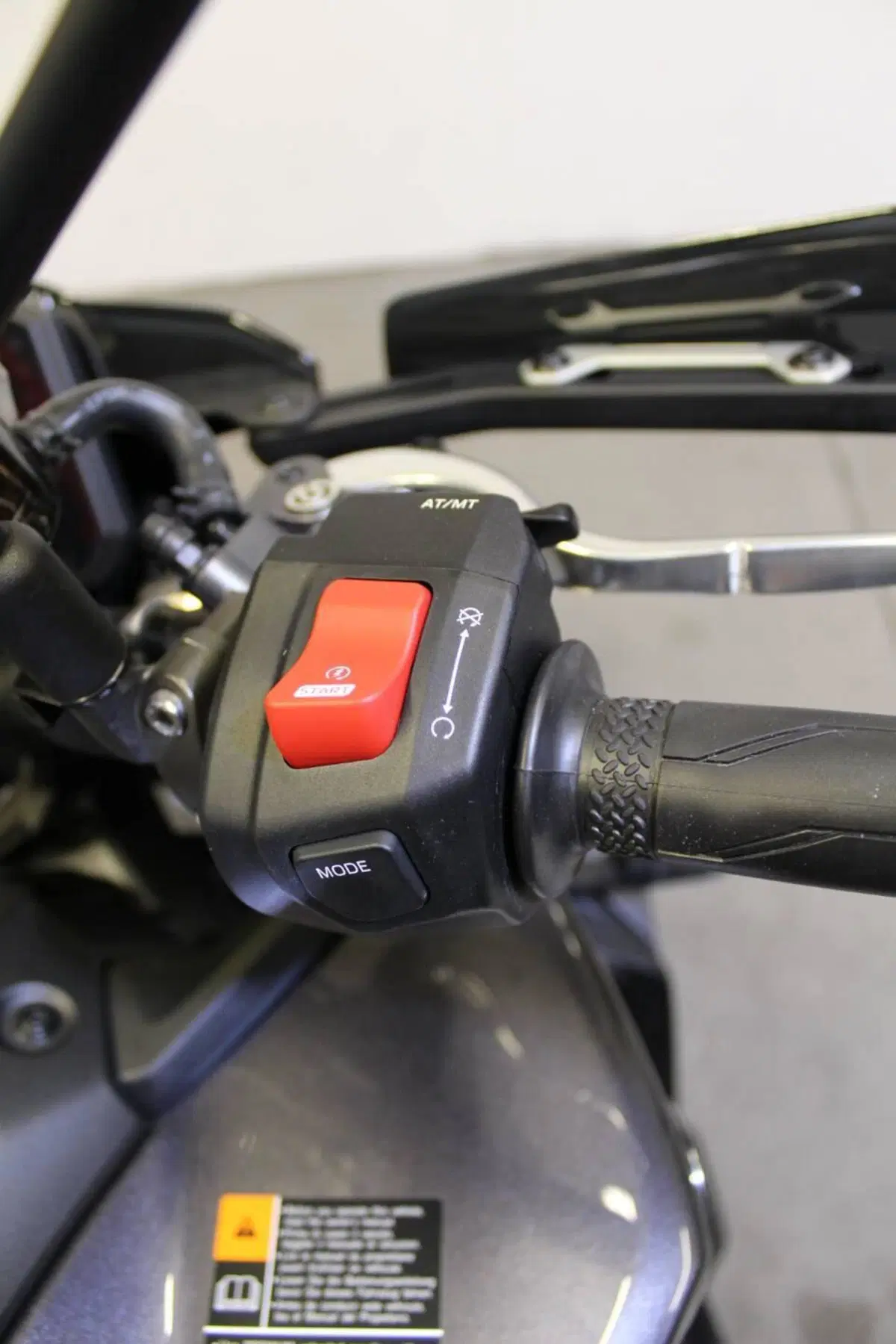 Yamaha MT-09 Y-AMT (2024 - 26) (11)