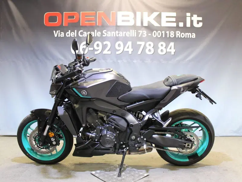 Yamaha MT-09 Y-AMT (2024 - 26) (2)