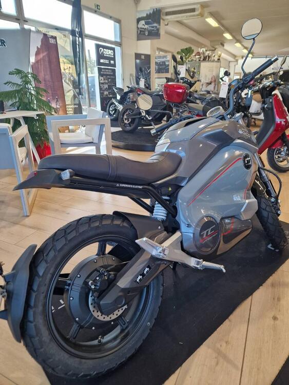 VMoto TC Wanderer (2024 - 25) (4)