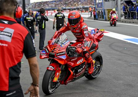 Marc Marquez e un venerdì con due cadute importanti: Come ricevere una pietra in faccia, ma sono veloce