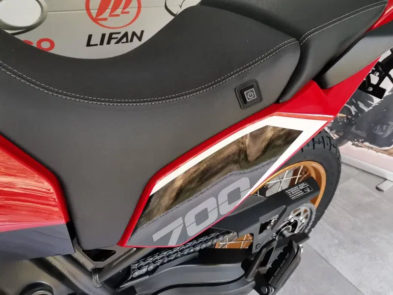 Moto Morini X-Cape 700 Gold Edition (2025 - 26) (9)