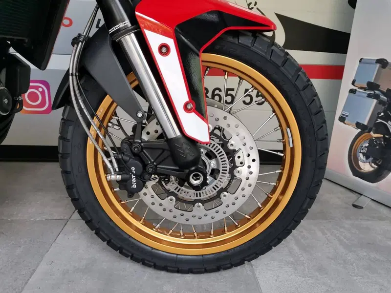 Moto Morini X-Cape 700 Gold Edition (2025 - 26) (14)