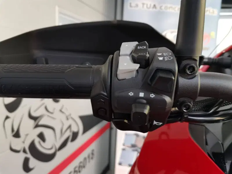 Moto Morini X-Cape 700 Gold Edition (2025 - 26) (17)