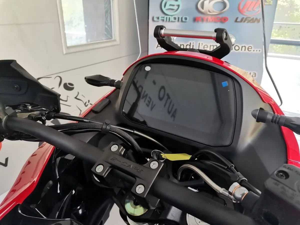 Moto Morini X-Cape 700 Gold Edition (2025 - 26) (19)