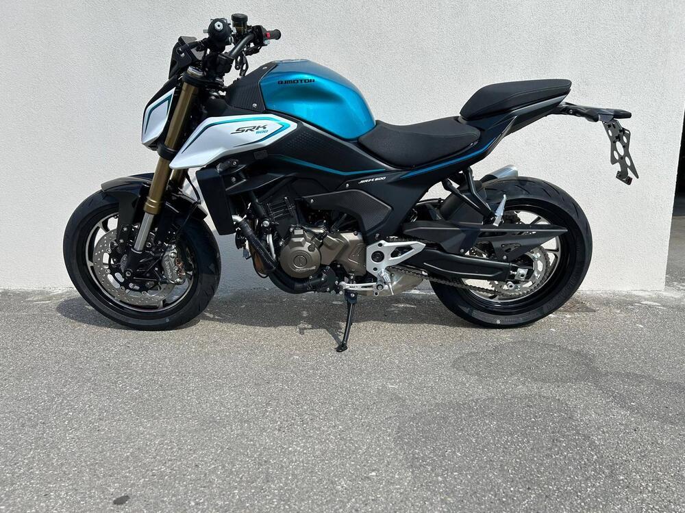 QJ Motor SRK 600 (2025) (2)