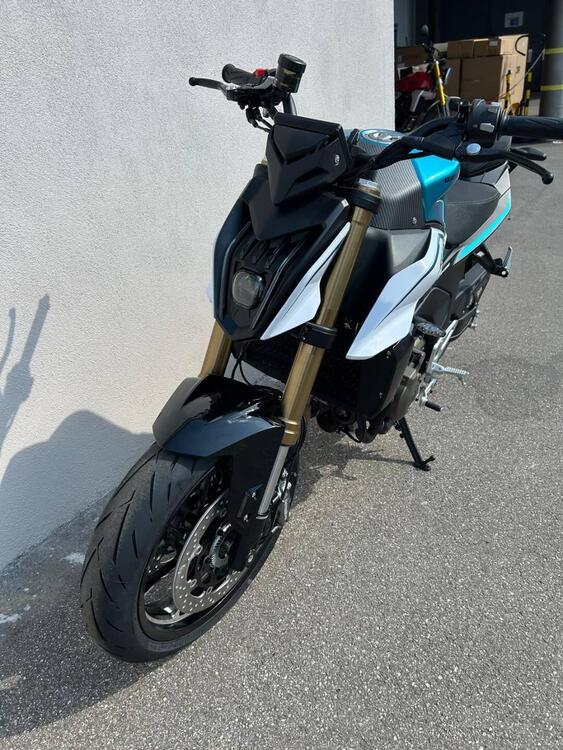 QJ Motor SRK 600 (2025) (3)