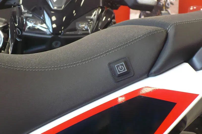 Moto Morini X-Cape 700 Gold Edition (2025 - 26) (3)