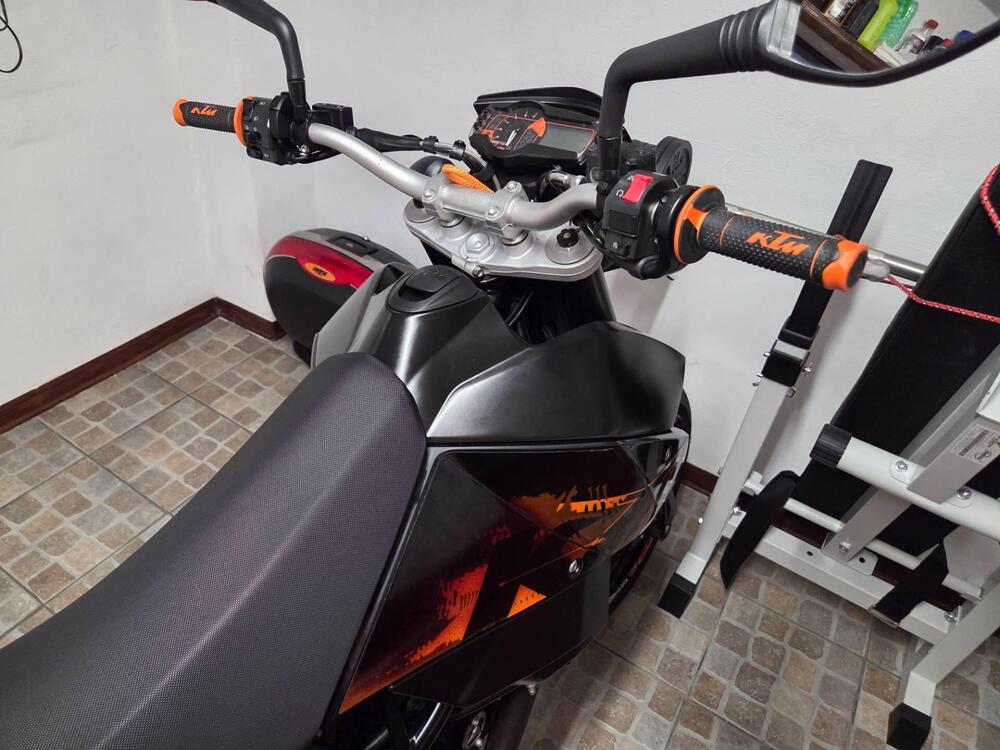 KTM 690 Supermoto (4)