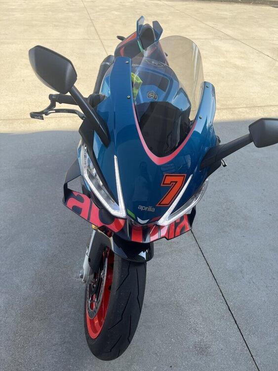 Aprilia RSV4 1100 (2025) (2)