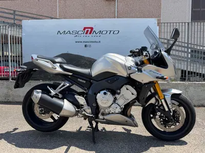 Yamaha FZ1 Fazer (2006 - 16) usata