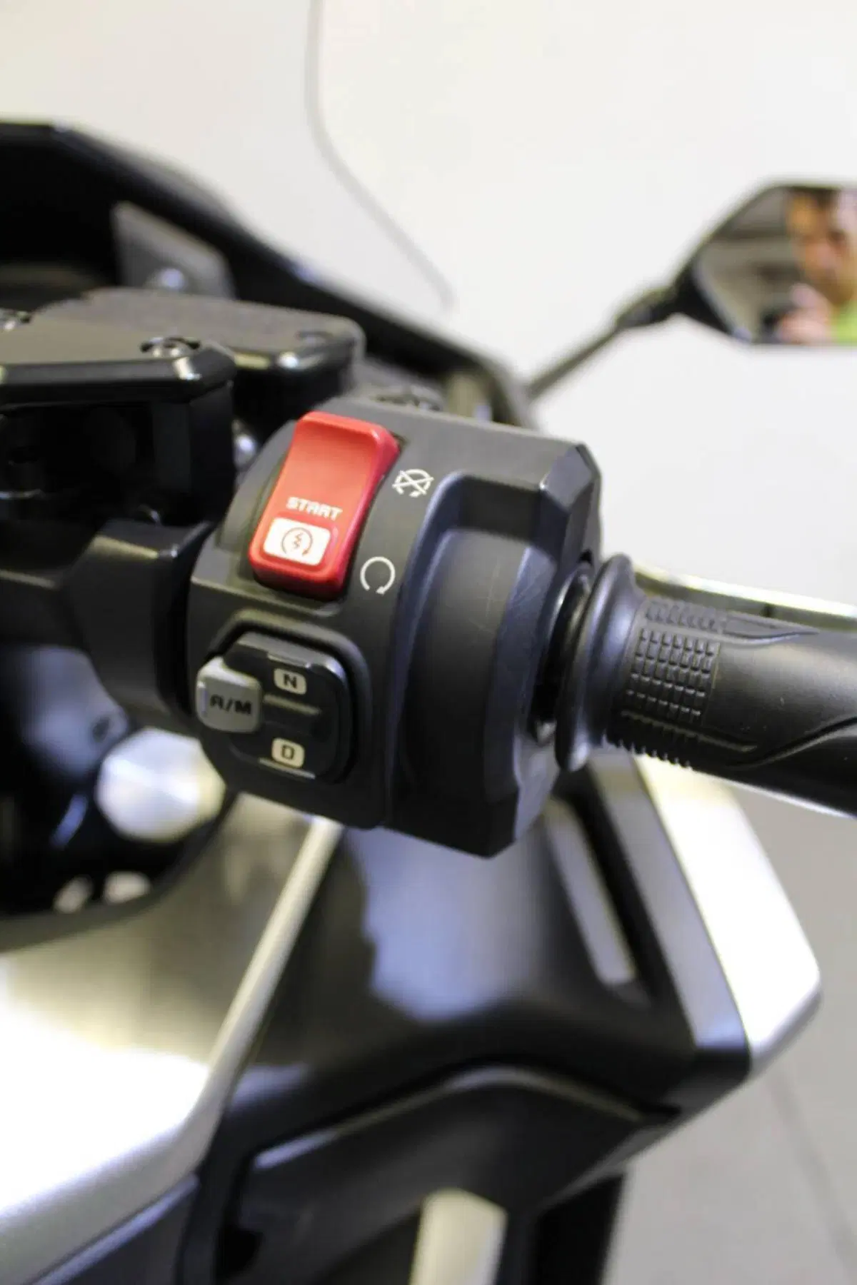 Honda Forza 750 DCT (2021 - 24) (11)