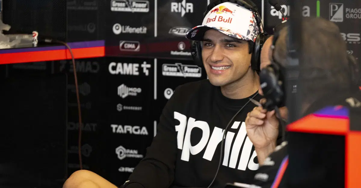 MotoGP 2025. GP dei Paesi Bassi ad Assen. Botta e risposta tra il manager di Martin e Aprilia: "Jorge &egrave; completamente libero", da Noale: "Stessa posizione"