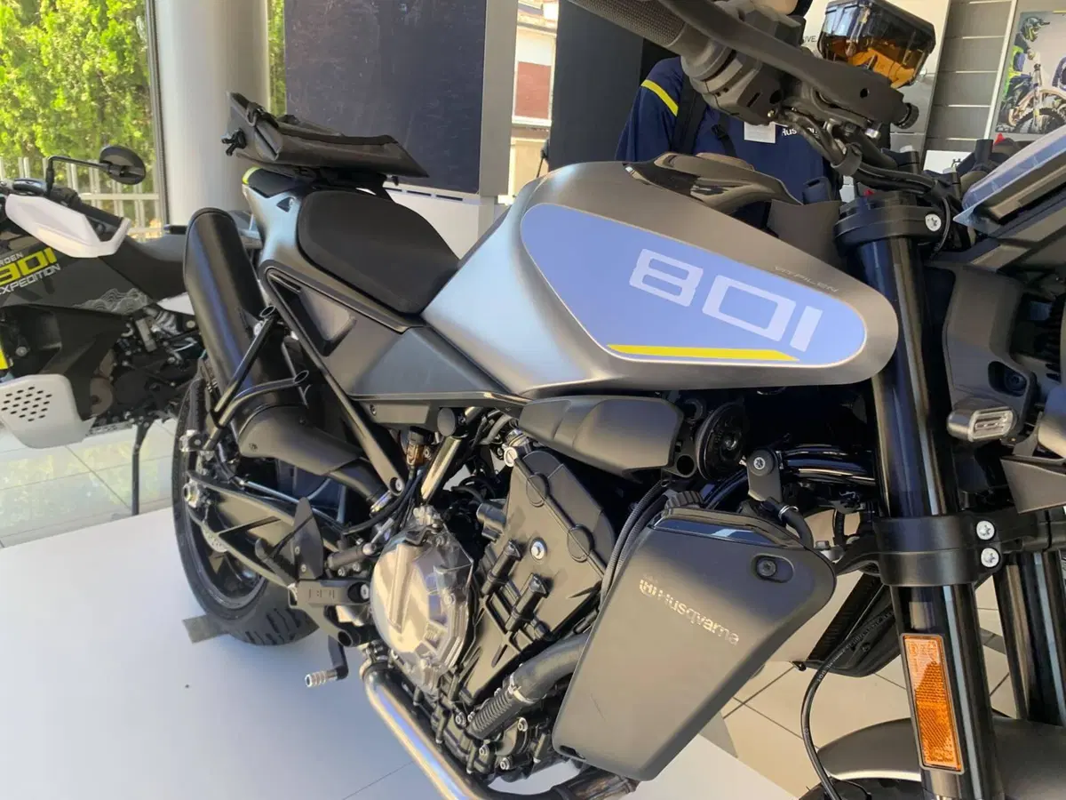 Husqvarna Vitpilen 801 L (2025 - 26) (3)