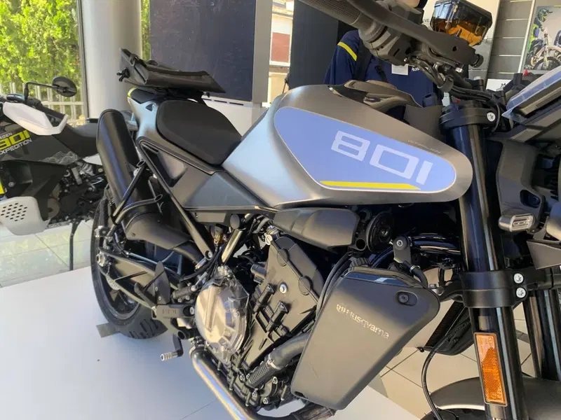 Husqvarna Vitpilen 801 L (2025 - 26) (3)