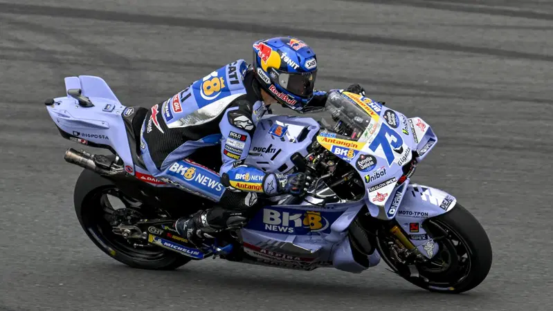 MotoGP 2025. GP dei Paesi Bassi ad Assen. Alex Marquez sulla partenza di Marc: "Uno che parte quarto non pu&ograve; superarci cos&igrave;, vuol dire che siamo fermi"
