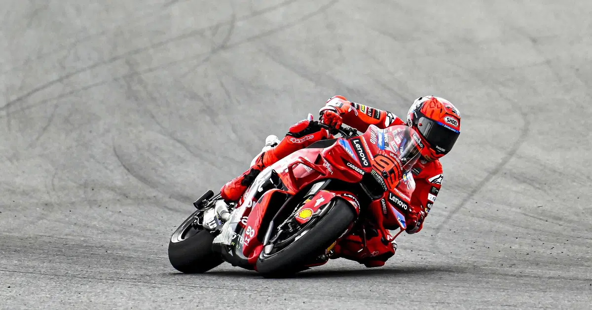 MotoGP 2025. GP dei Paesi Bassi ad Assen. Marc Marquez vince ancora! Sul podio Marco Bezzecchi e Pecco Bagnaia [RISULTATI]