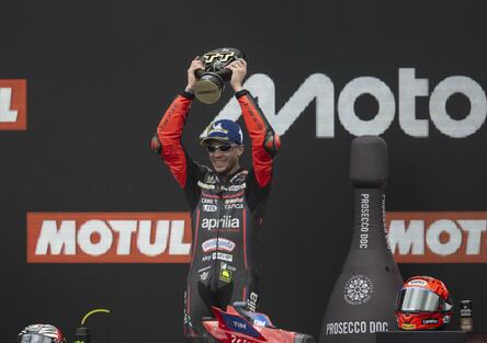 Bezzecchi, secondo: Ho cercato di stargli vicino, di mettergli pressione, ma Marc Marquez non ha mai sbagliato