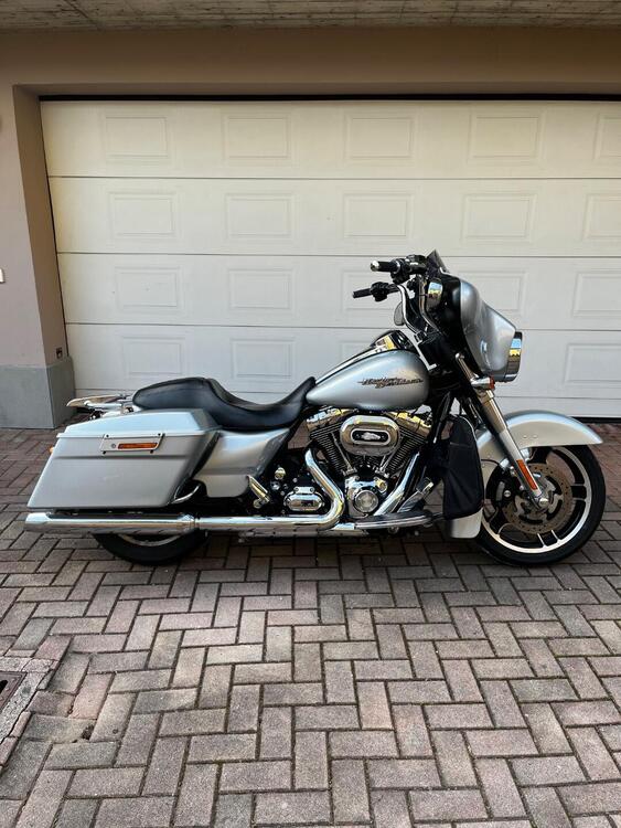 Harley-Davidson 1584 Street Glide (2008 - 10) - FLHX