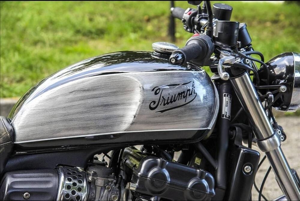 Triumph Thunderbird 900 sport (2)
