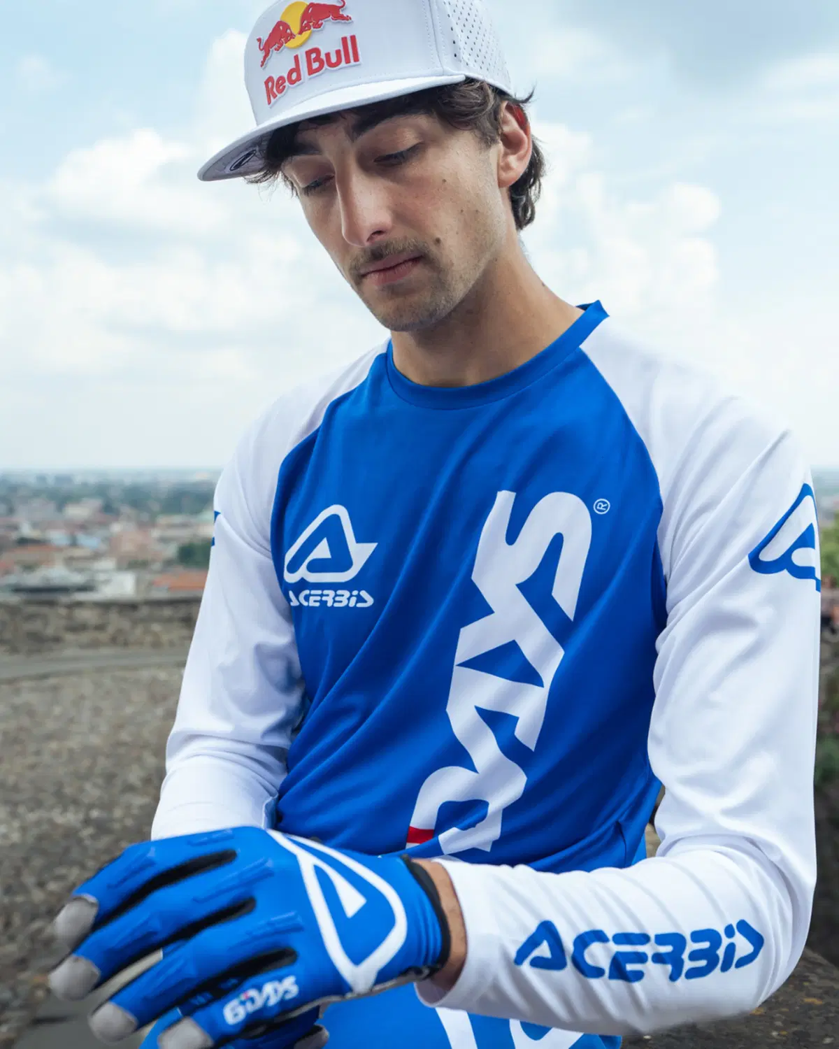 Acerbis presenta la collezione ufficiale di abbigliamento 6DAYS (3)