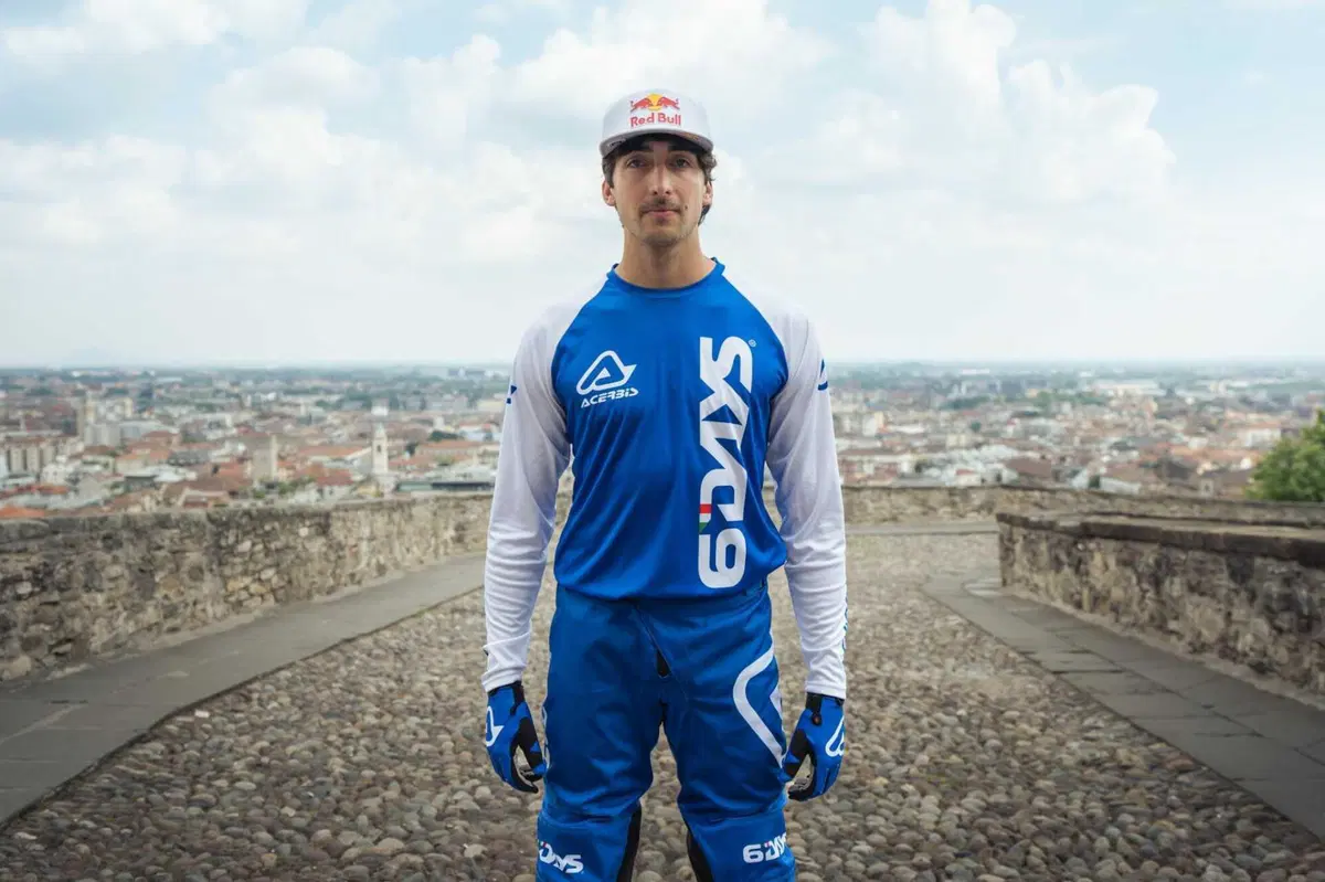 Acerbis presenta la collezione ufficiale di abbigliamento 6DAYS (4)