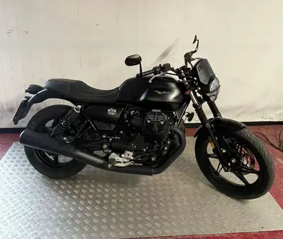 Moto Guzzi V7 Stone (2021 - 24) usata