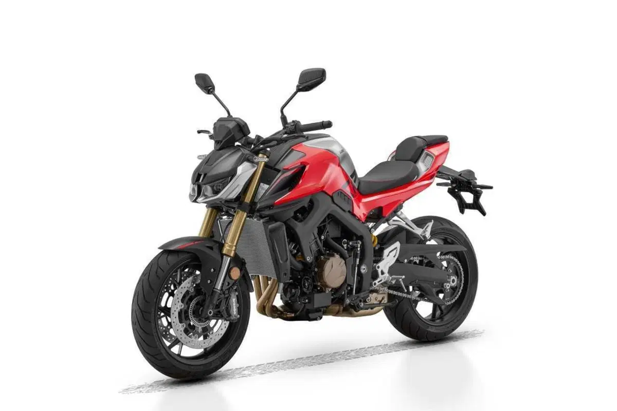 QJMotor sferra l'attacco alle naked cinesi: arriva la SRK 800 (4)