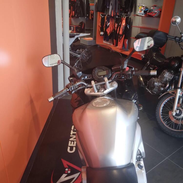 Yamaha FZ6 Fazer (2004 - 07) (3)