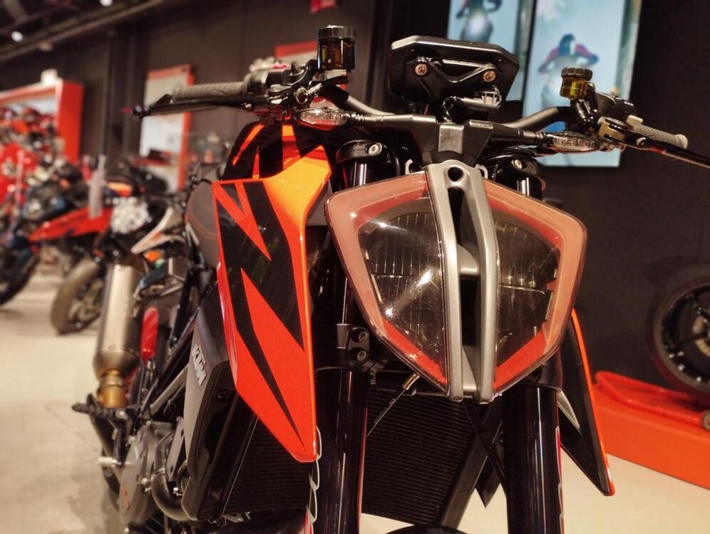 KTM 1290 Super Duke R (2019) (5)