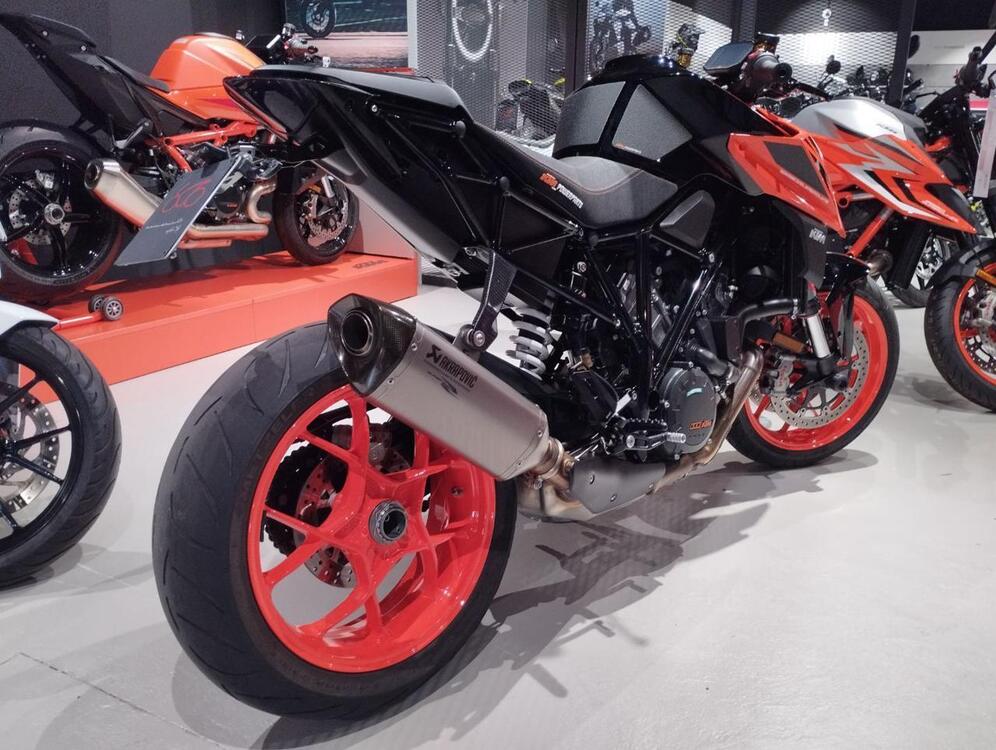 KTM 1290 Super Duke R (2019) (3)