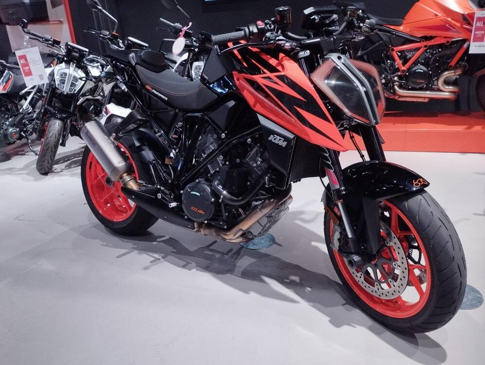 KTM 1290 Super Duke R (2019) (2)