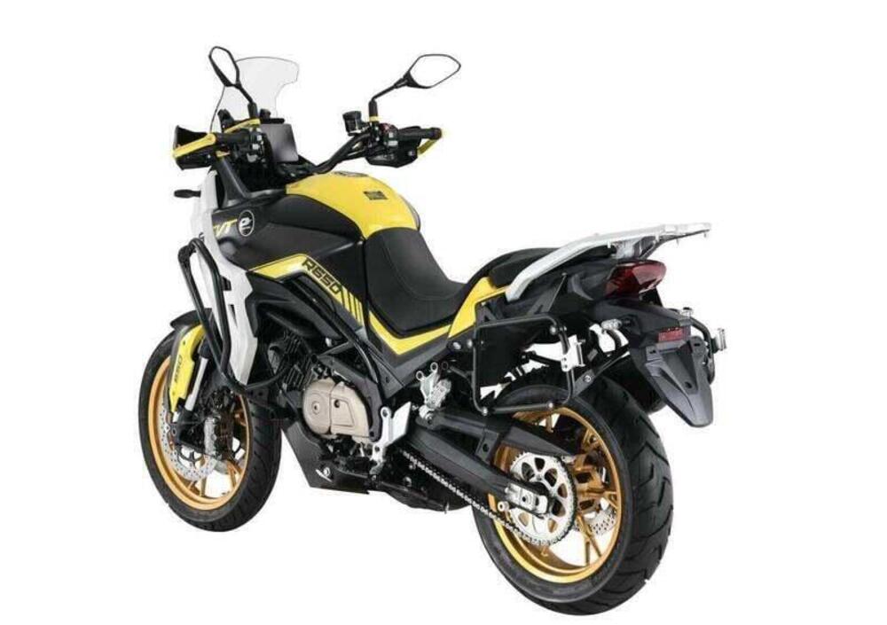 QJ Motor SVT 650 X (2024) (2)