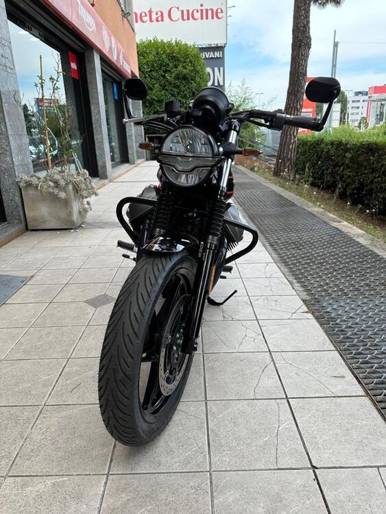 Moto Guzzi V7 Stone Special Edition (2022 - 25) (3)