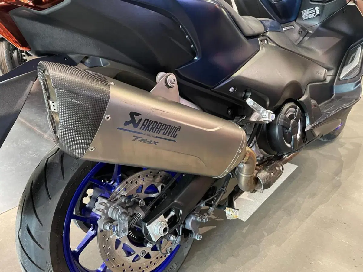 Yamaha T-Max 560 (2022 - 24) (6)